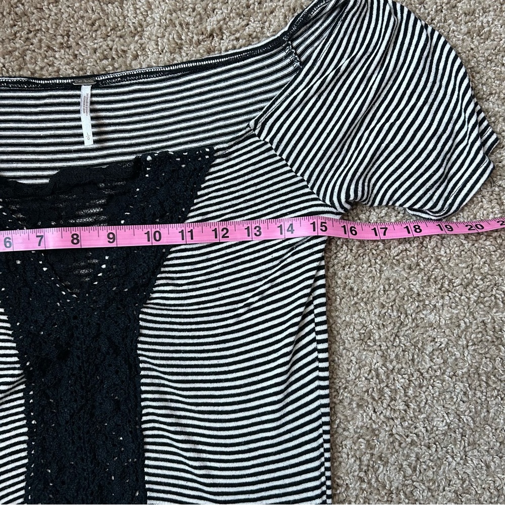 W Black & White Free People Striped Off Shoulder Lace Top Size L |A22 - Picture 4 of 9